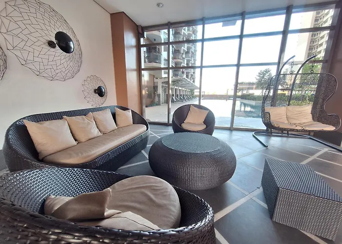 3br Balcony•100sqm•15pax•pet•freeparking |moa/picc Apartment Manila